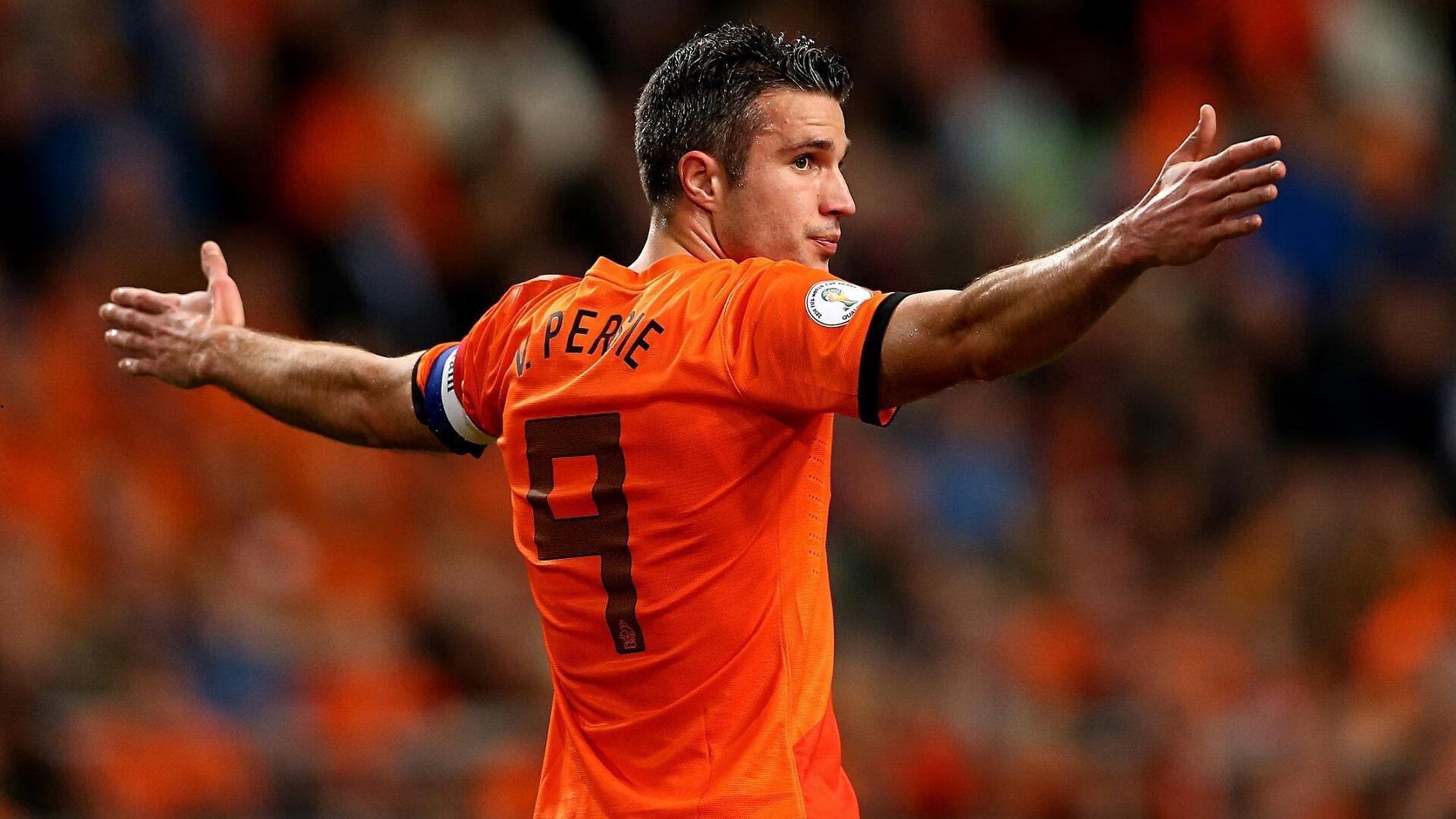 范赫克强硬防守引争议，哈兰德遭遇特殊照顾